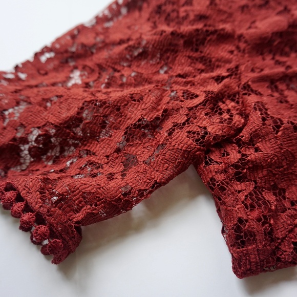 H&M Maroon Lace Top - Never Worn - Size 2 - Picture 5 of 5